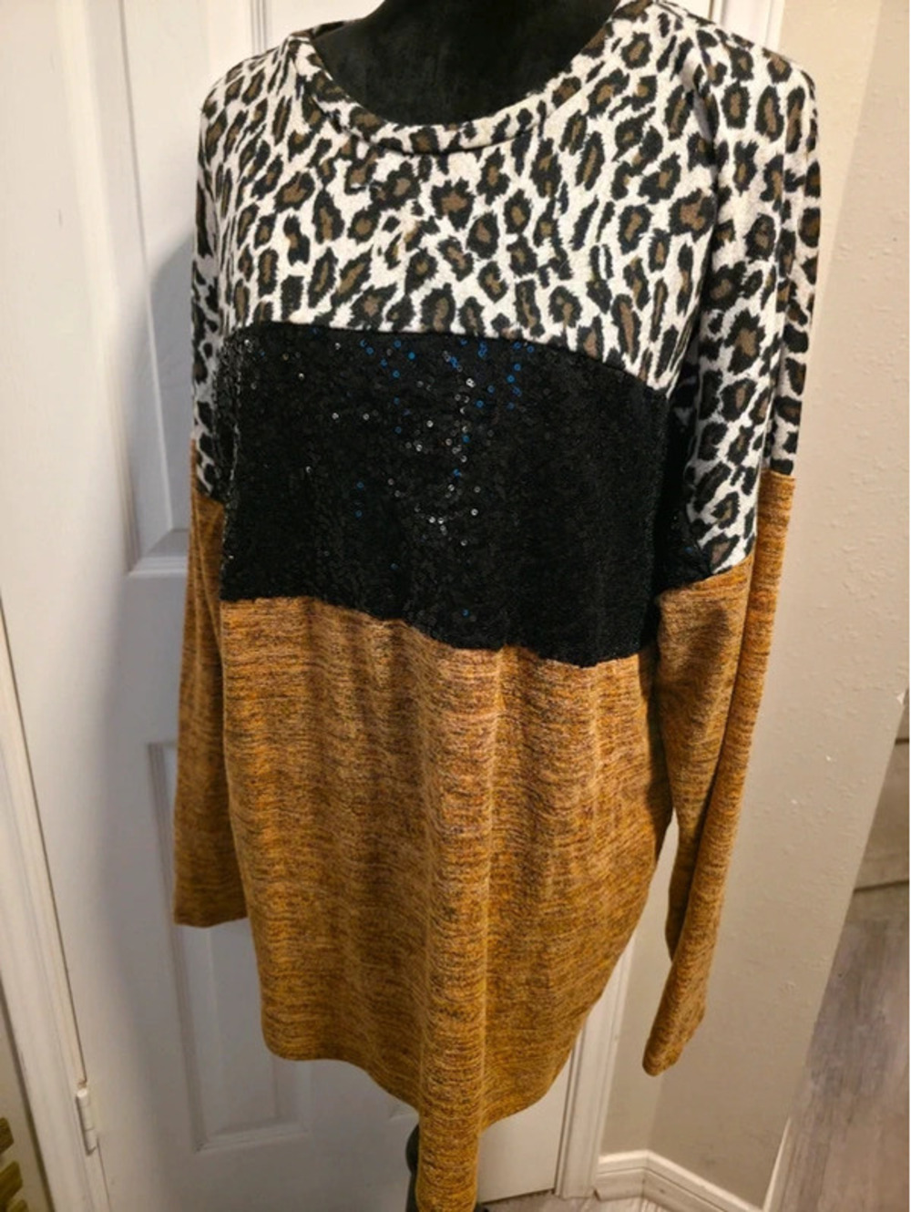 Woman's XL tunic leopard print